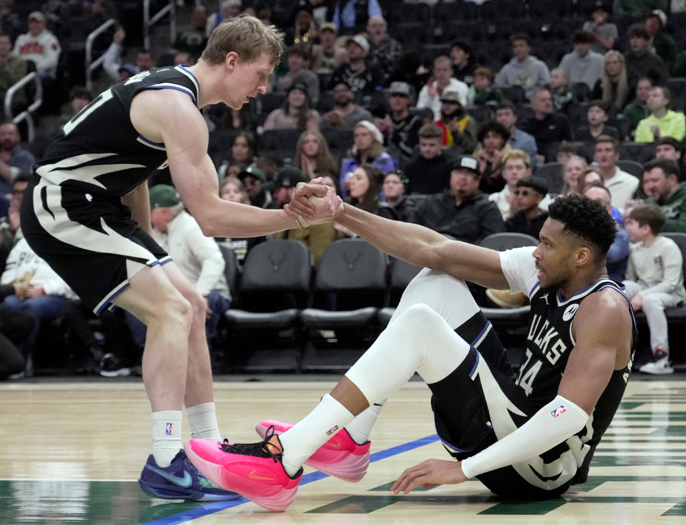 Giannis Antetokounmpo chấn thương gối: Mùa giải thảm hoạ của Milwaukee Bucks tiếp tục kéo dài