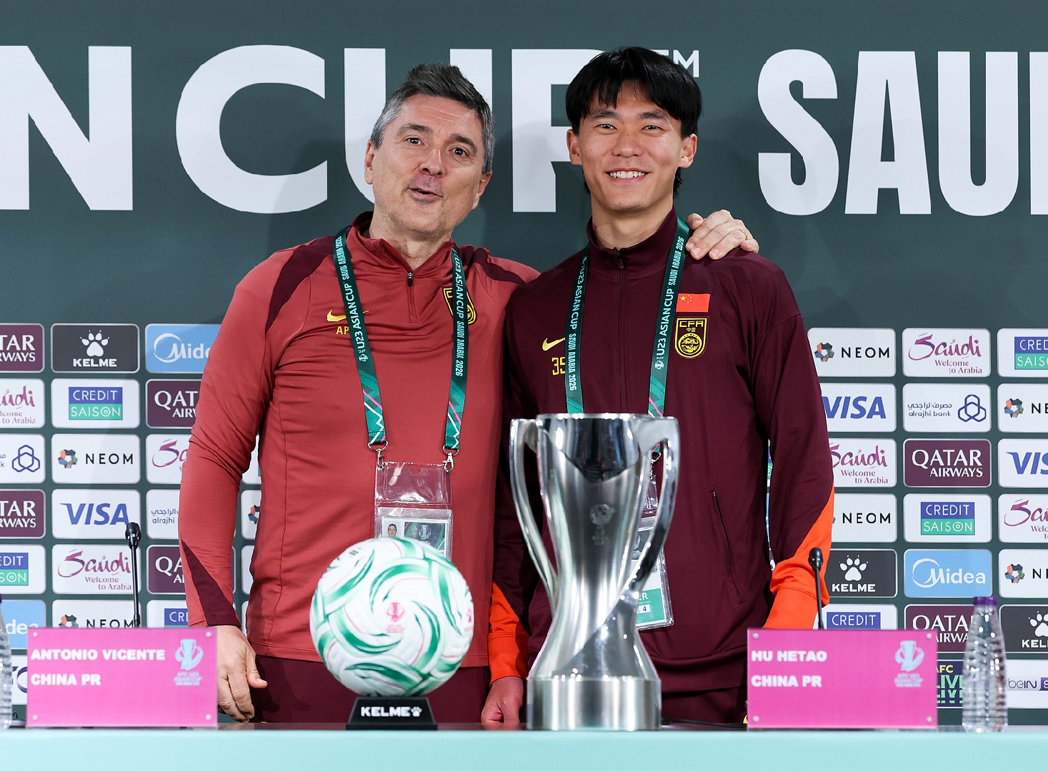 AFC phạt LĐBĐ Trung Quốc vì khán giả dùng thẻ giả vào khu báo chí AFC phạt LĐBĐ Trung Quốc vì khán giả dùng thẻ giả vào khu báo chí