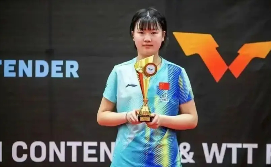 Tiểu Ma Vương” mới của bóng bàn Trung Quốc: 15 tuổi giành 3 danh hiệu trong 8 ngày, đặc cách lên tuyển