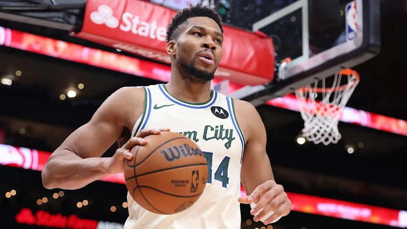Giannis Antetokounmpo khỏe mạnh nhưng bị cấm thi đấu: Lộ mưu đồ của Milwaukee Bucks?