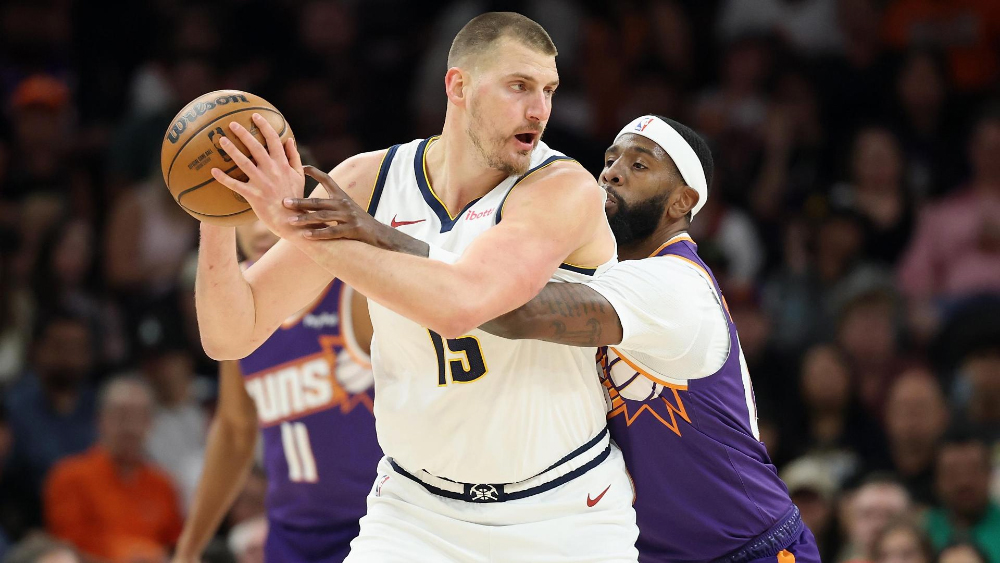 Ba lần giành MVP NBA, Nikola Jokic vẫn trăn trở vì chưa biết cách... quát tháo đồng đội