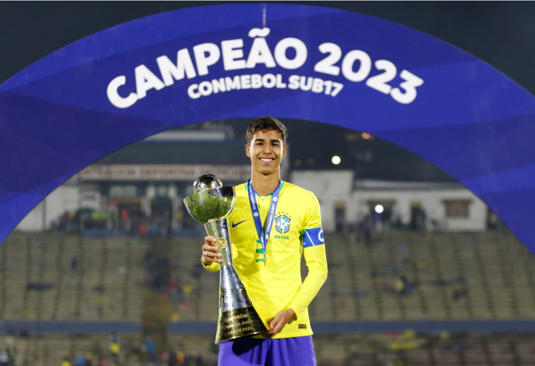 Ancelotti đã triệu tập 12 trung vệ, ai sẽ có mặt trong đội hình Brazil tham dự World Cup?