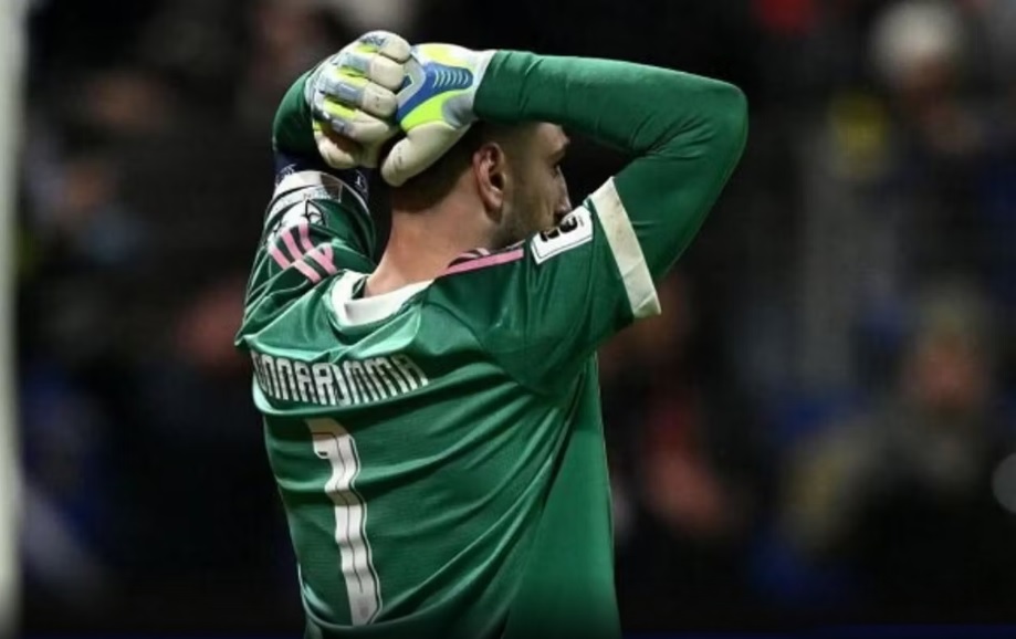 Donnarumma phá vỡ sự im lặng của tuyển Ý: "Hôm qua tôi đã khóc..."