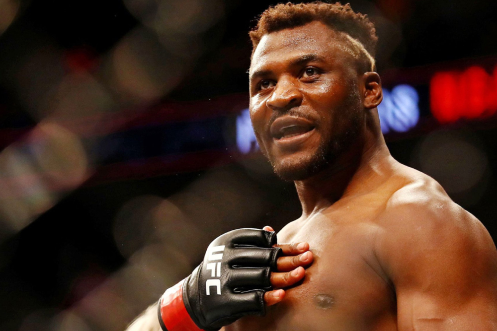 Francis Ngannou đau lòng nhìn bạn thân Israel Adesanya gục ngã tại UFC Seattle