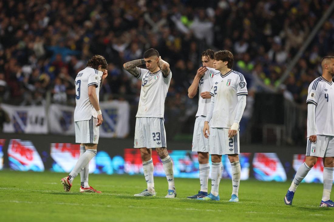 Liệu Gattuso có sai lầm với 5 quyết định đưa ra ở trận Italia - Bosnia? Liệu Gattuso có sai lầm với 5 quyết định đưa ra ở trận Italia - Bosnia?