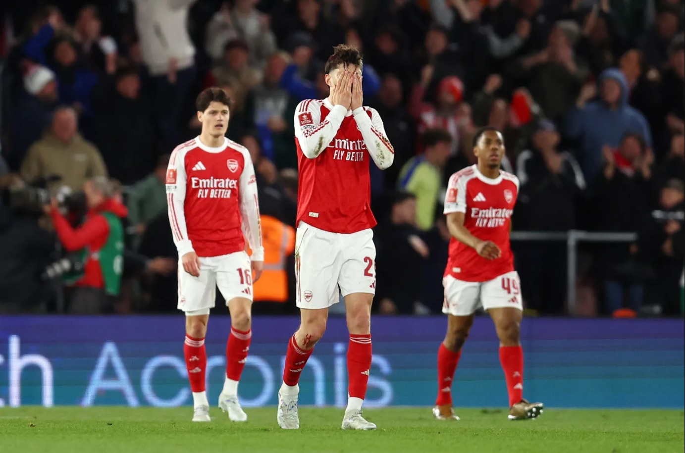 Arsenal chao đảo ở thời điểm quan trọng và lý do lo ngại trước Man City