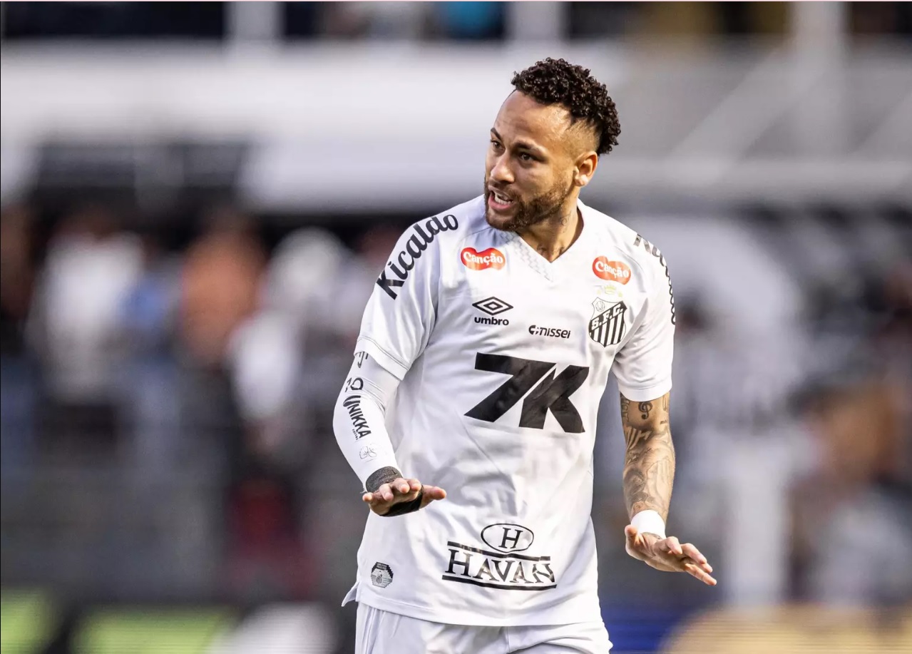 Vì sao Neymar có nguy cơ bị treo giò 10 trận sau phát ngôn gây tranh cãi?