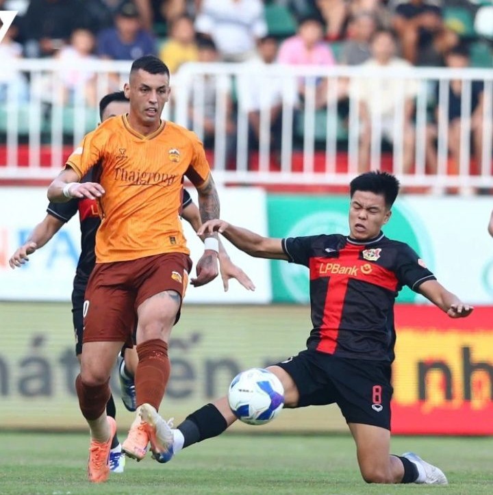 Thắng sốc 2-1 lượt đi, HAGL gục ngã 1-2 trước Ninh Bình ở lượt về