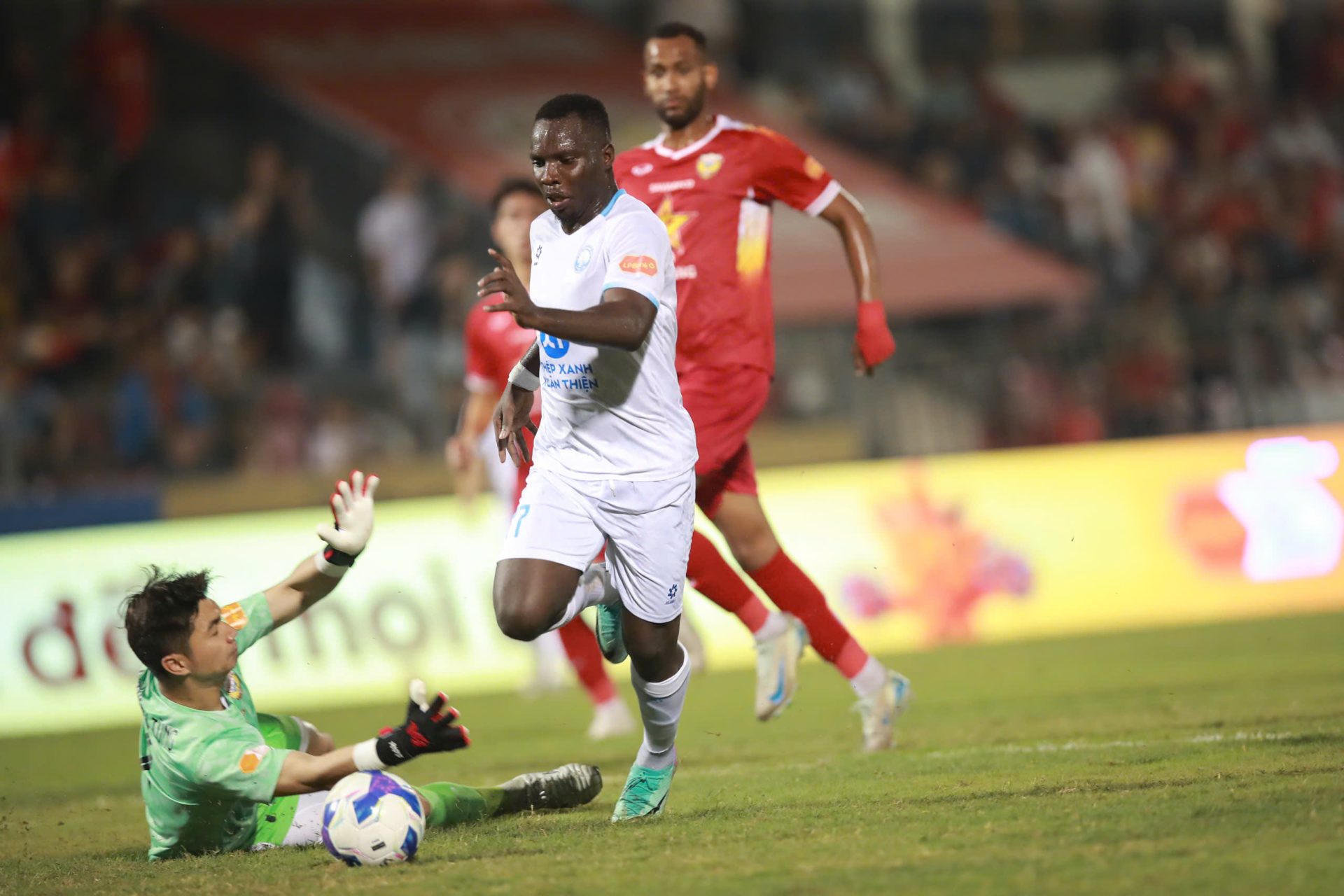 V.League có thể tăng ngoại binh và phản ứng của các CLB
