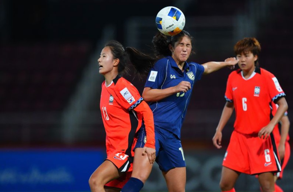 Bóng đá Thái Lan lỡ tấm vé World Cup đầy cay đắng