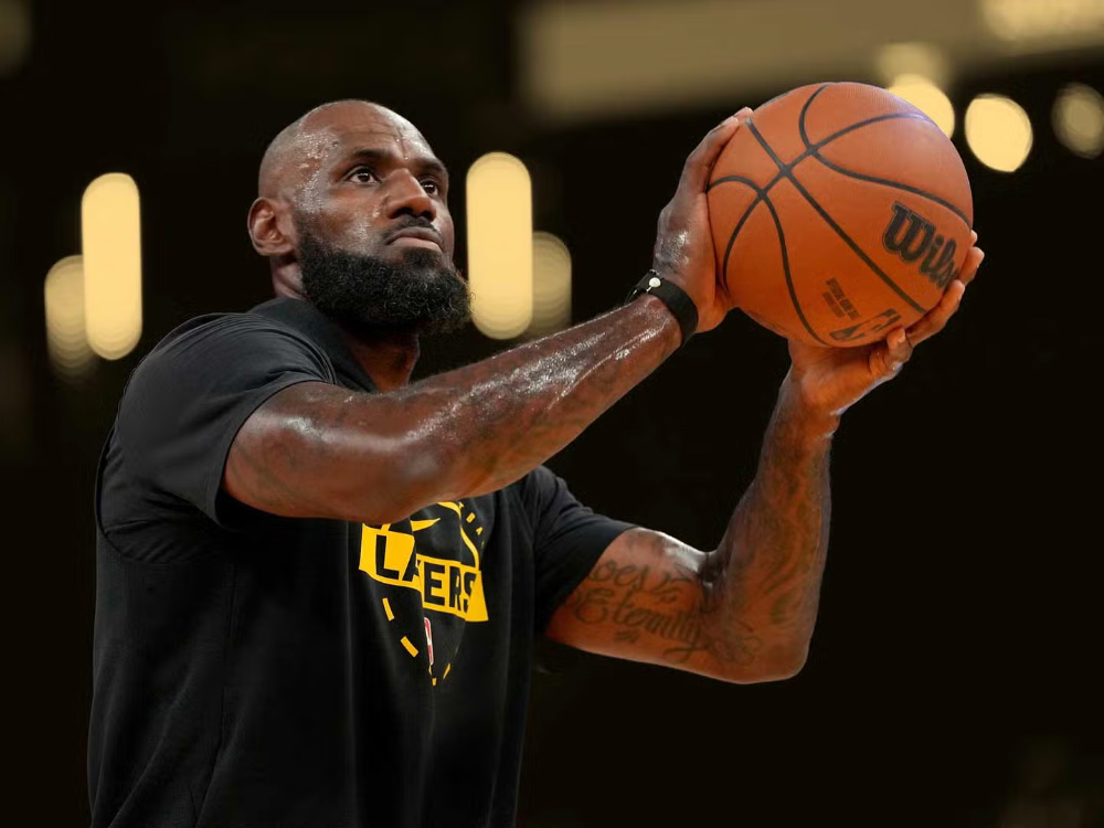 Bất chấp tin đồn bủa vây, LeBron James và Lakers hướng tới một cái kết trọn vẹn