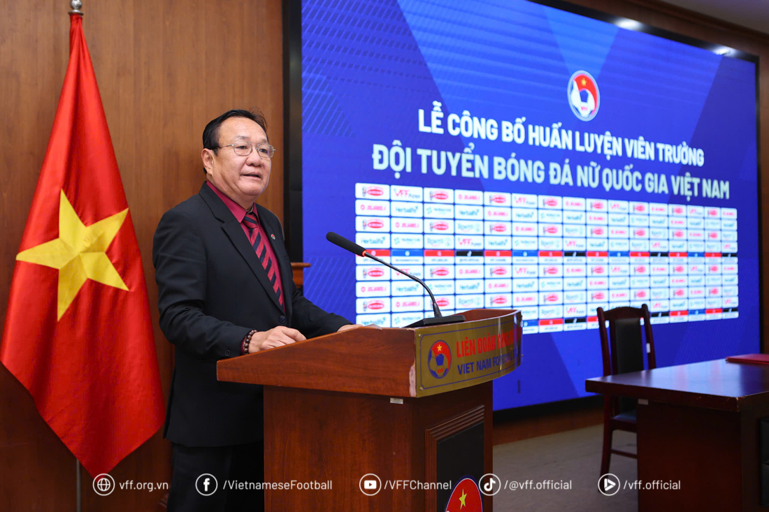HLV Hoàng Văn Phúc: Tôi tự tin giữ vai trò HLV trưởng tuyển nữ Việt Nam
