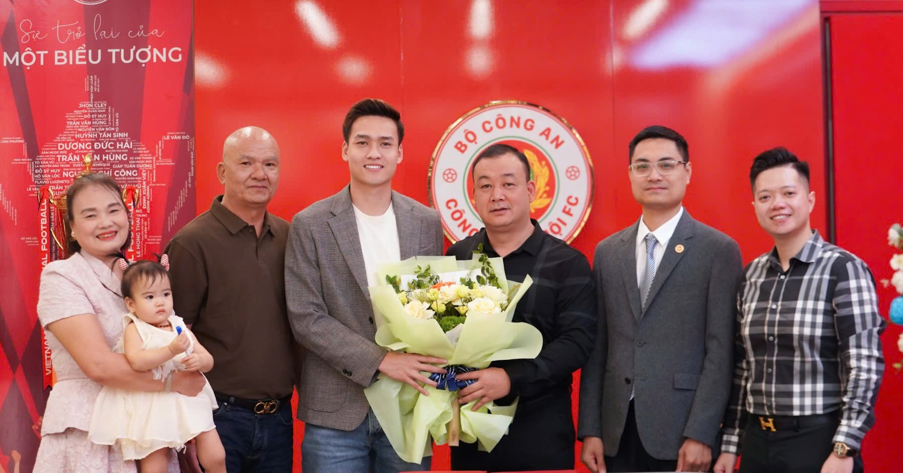 CAHN giữ chân trụ cột Bùi Hoàng Việt Anh đến năm 2028