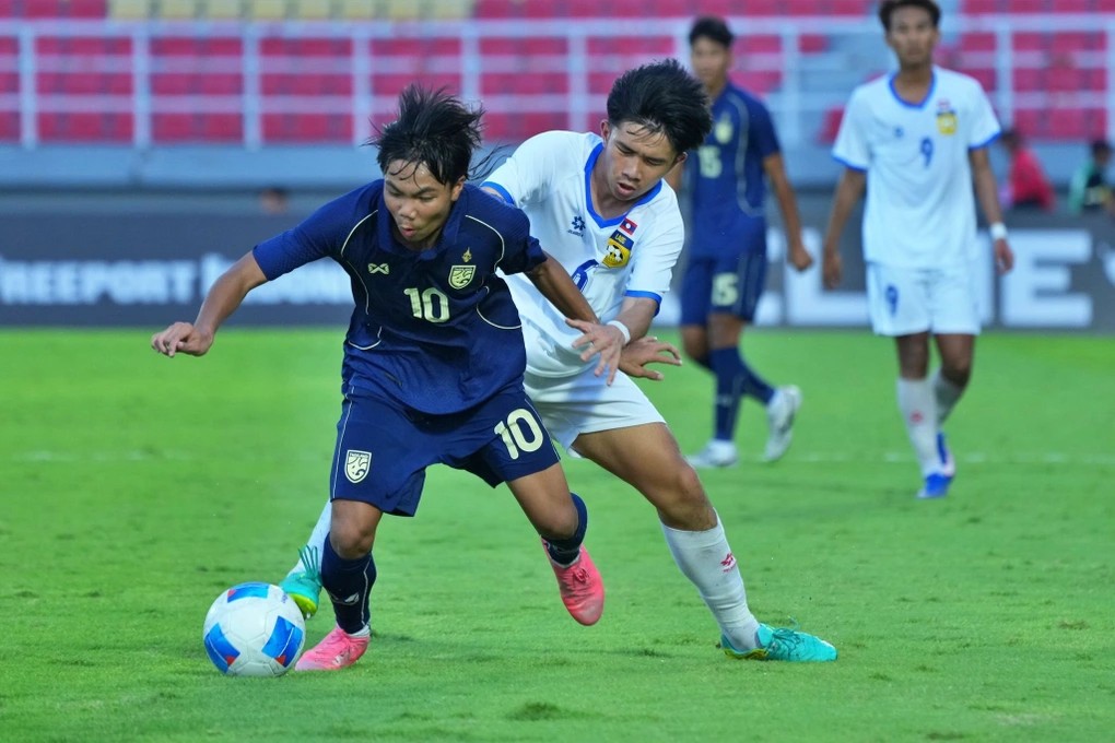 Bị U17 Lào loại sốc, U17 Thái Lan đổ tại… chấp tuổi