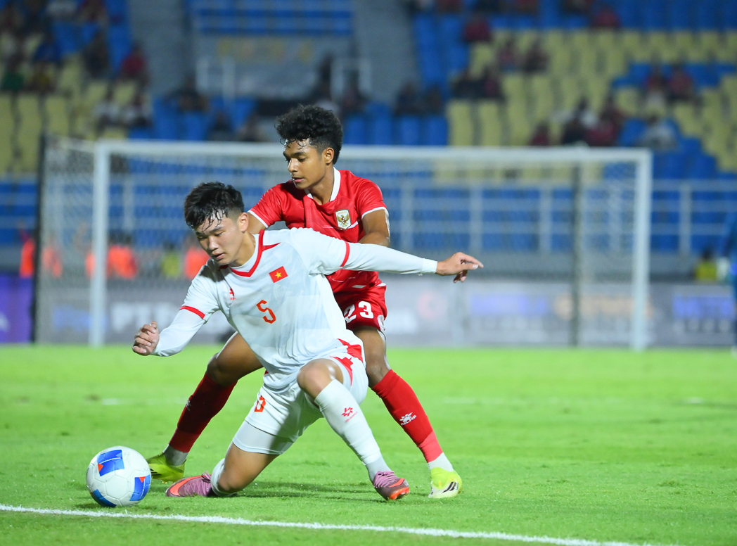Bí quyết giúp U17 Việt Nam chiếm ngôi đầu bảng được đội trưởng hé lộ