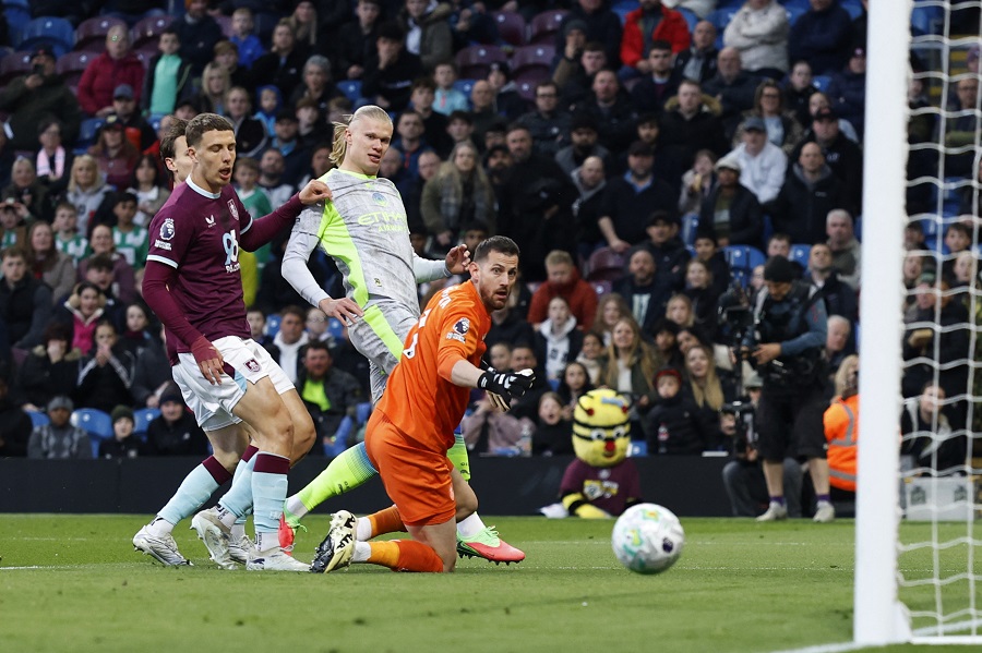 Man City lên dẫn đầu bảng nhưng tiếc nuối: ghi 1 bàn sau 28 pha dứt điểm