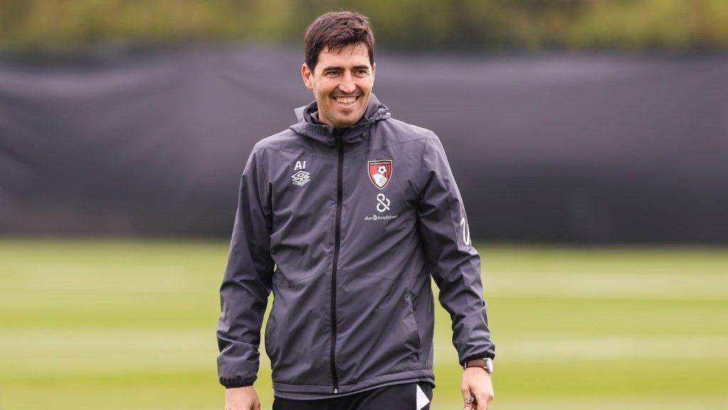 Ai là ứng cử viên hàng đầu cho vị trí HLV trưởng của Chelsea?