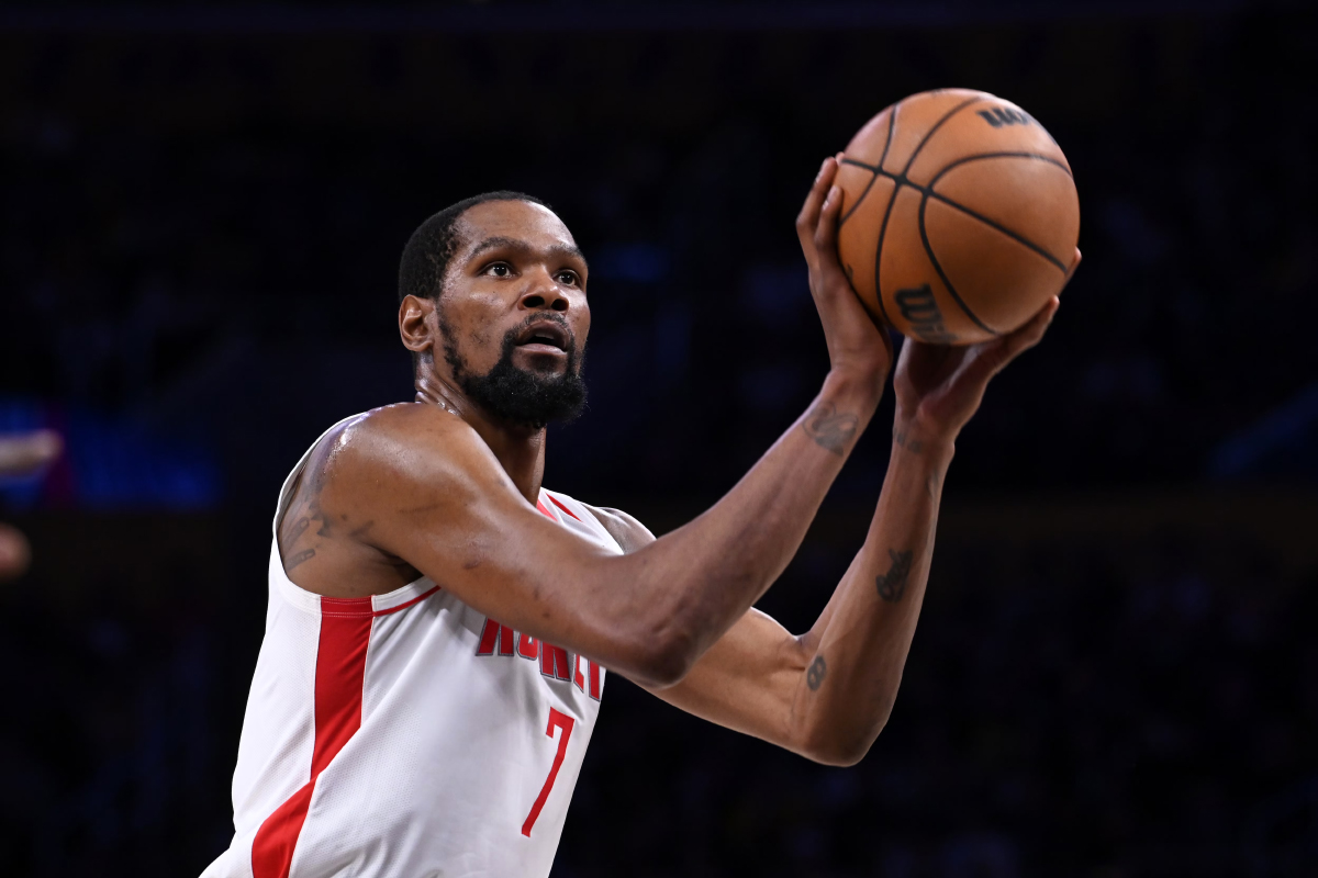 Bị Lakers bóp nghẹt, Kevin Durant nhận lời "nhắc nhở" từ người đồng đội Jabari Smith Jr.