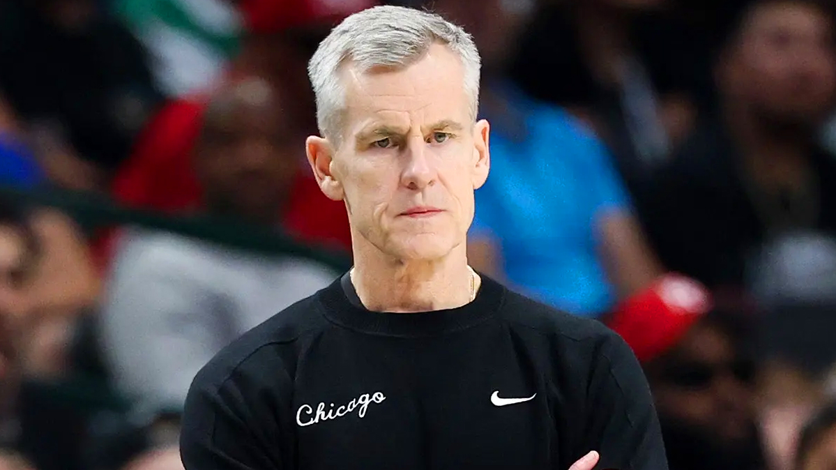 Bulls sa thải các giám đốc cấp cao, HLV Billy Donovan tự nguyện rút lui để dọn đường tái thiết