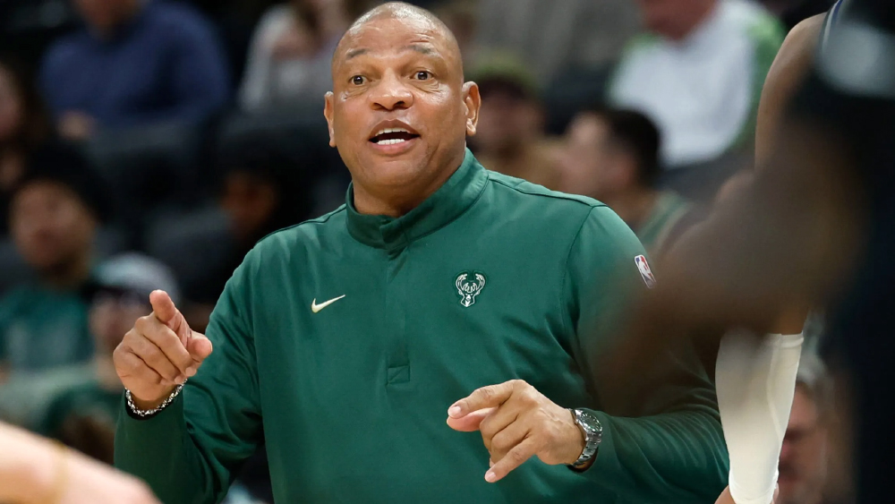Khó tin: Milwaukee Bucks vẫn phải trả hàng chục triệu USD cho Doc Rivers đến tận năm 2027