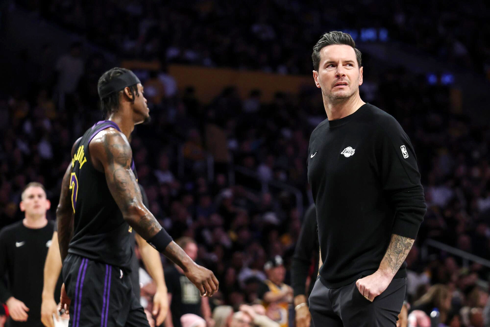 HLV JJ Redick úp mở sự thật, Luka Doncic chưa hề tập luyện đối kháng như tin đồn