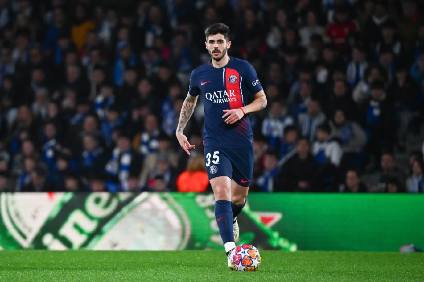 Luis Enrique thay đổi vị trí của Beraldo: “Anh ấy giống Busquets hơn Vitinha”