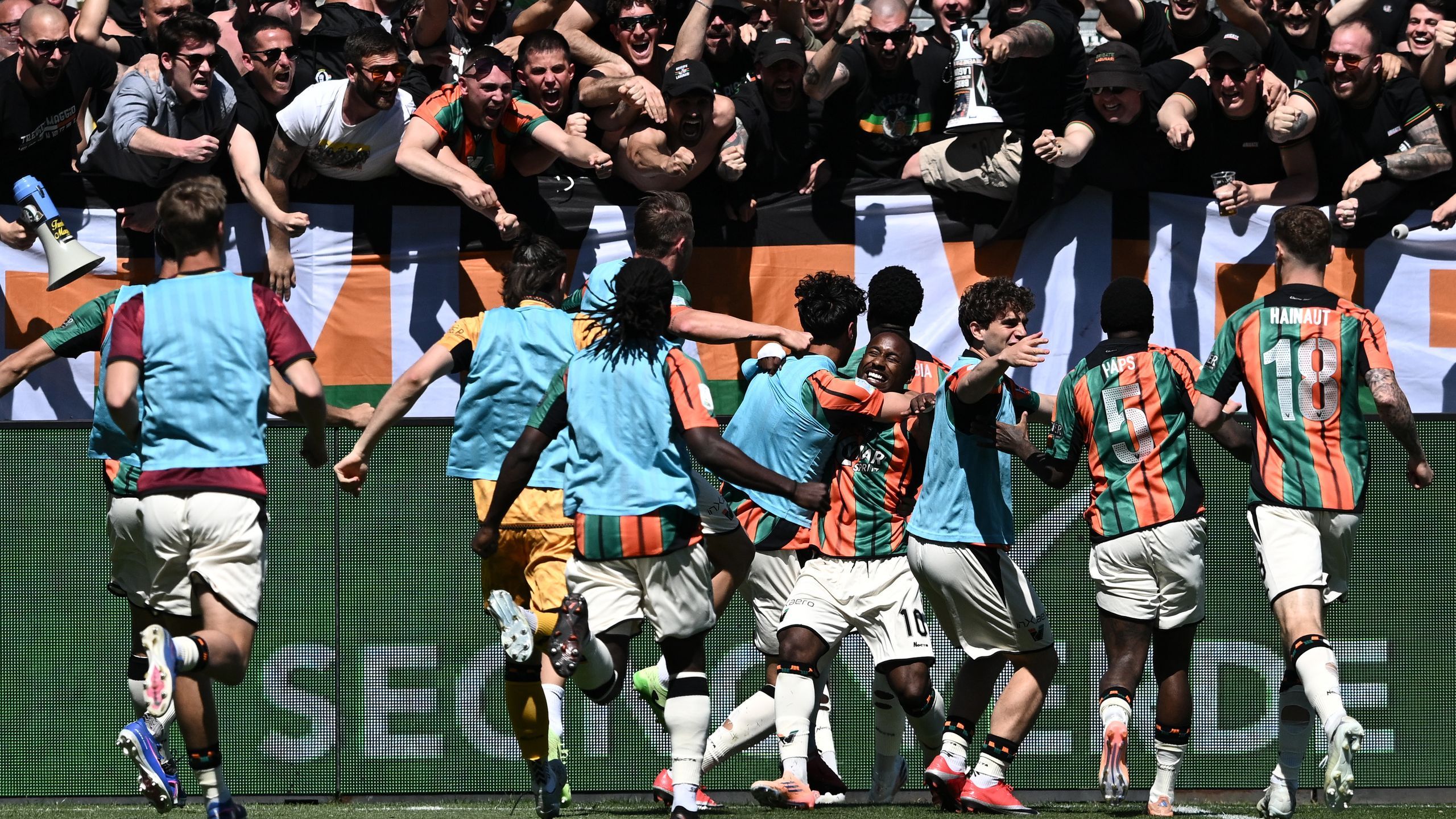 Venezia lên hạng Serie A: Vào tháng 11, họ chỉ đứng thứ 6!