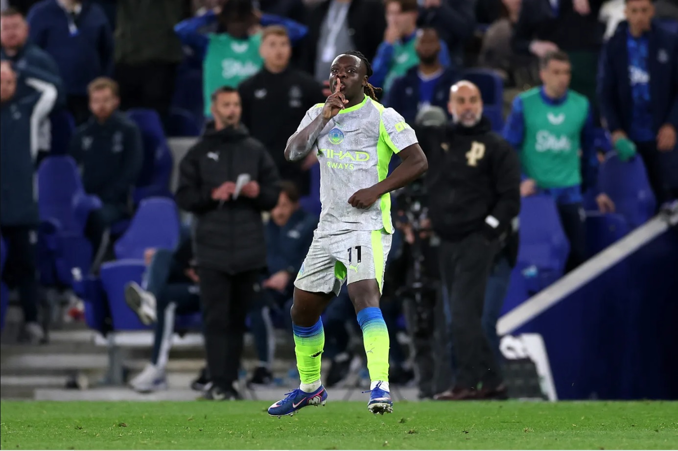 Man City thoát hiểm phút 90+7: Một điểm quý giá hay dấu chấm hết cho hy vọng vô địch?