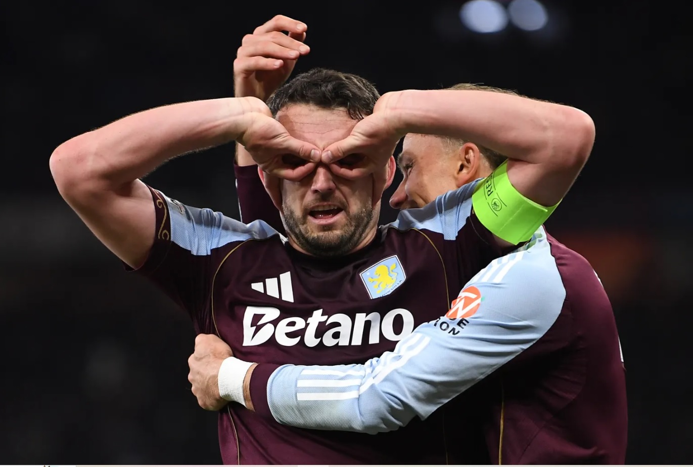 Aston Villa thắng tưng bừng, Unai Emery lần thứ 6 lọt vào chung kết Europa League