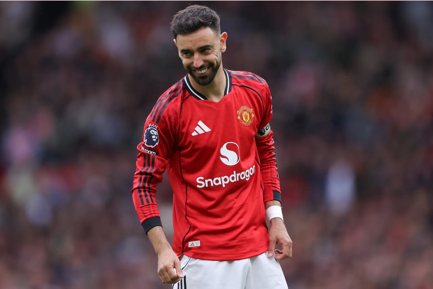 Bruno Fernandes được vinh danh là Cầu thủ xuất sắc nhất năm của Hiệp hội Nhà báo Bóng đá