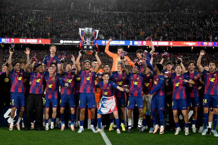 Đánh bại Real Madrid ở trận Siêu kinh điển, Barcelona lên ngôi vô địch La Liga