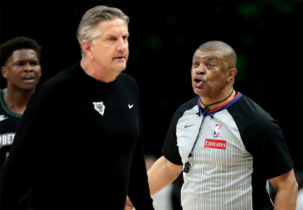 HLV Chris Finch kịch liệt chỉ trích trọng tài NBA Tony Brothers sau thất bại ở Game 3