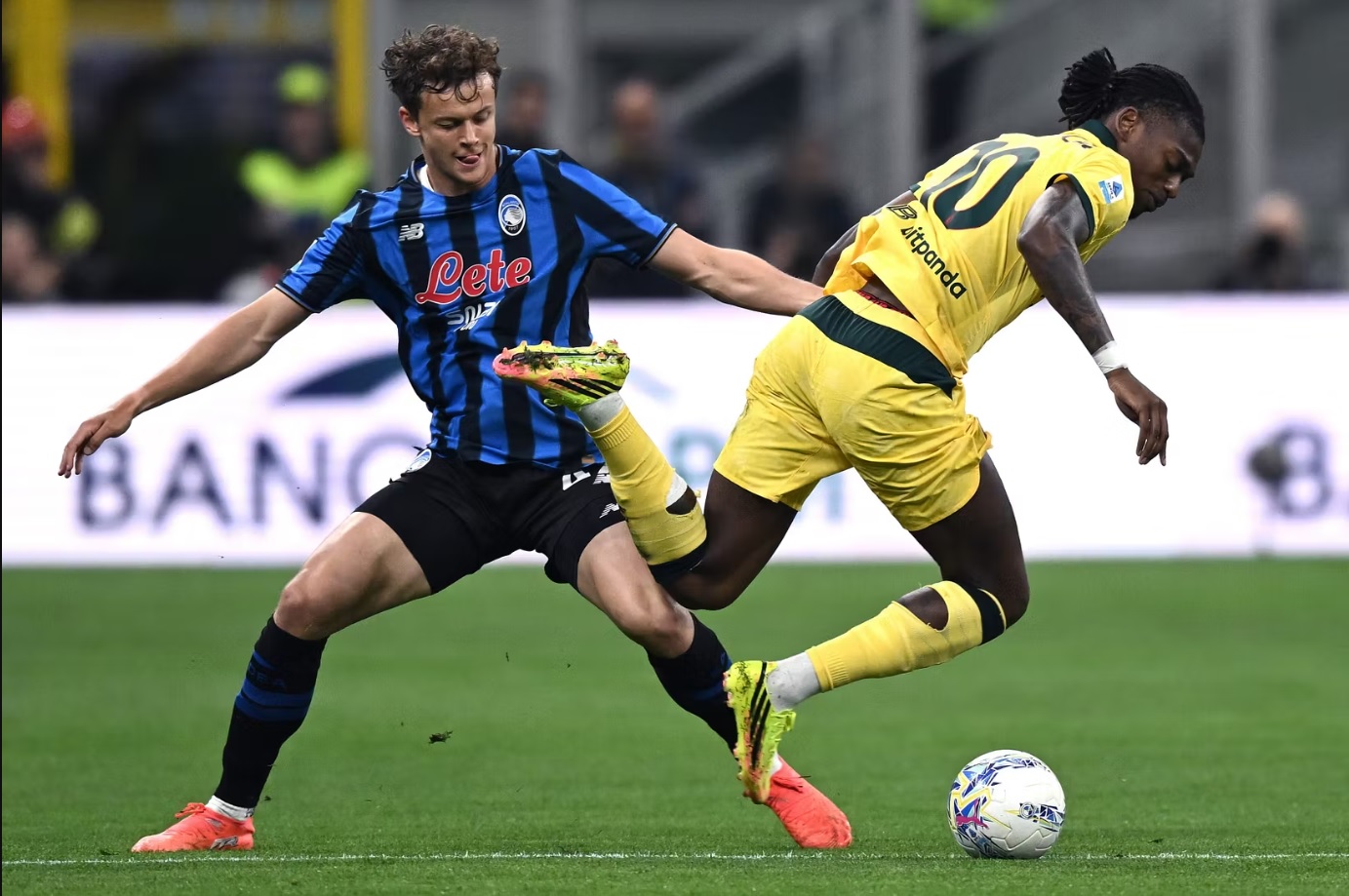 AC Milan đứng thứ 4 từ dưới lên ở Serie A trong giai đoạn khủng hoảng trầm trọng AC Milan đứng thứ 4 từ dưới lên ở Serie A trong giai đoạn khủng hoảng trầm trọng