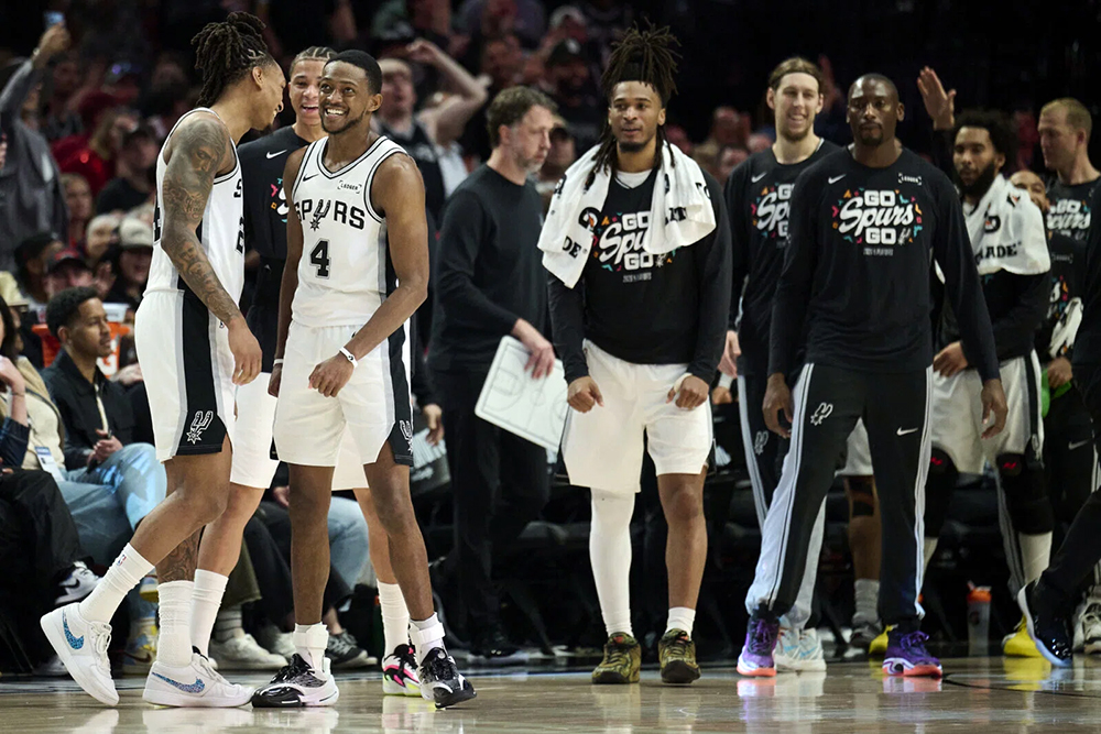 De’Aaron Fox tiết lộ cách San Antonio Spurs đứng vững trước sức ép từ Timberwolves