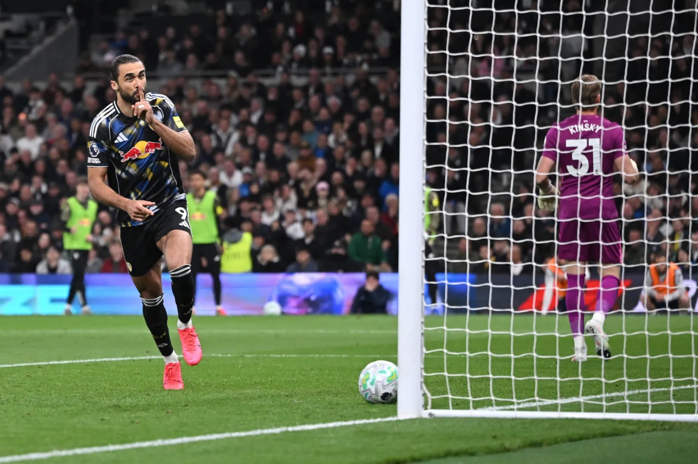 Bảng xếp hạng Ngoại hạng Anh mới nhất sau khi Tottenham bị cầm chân