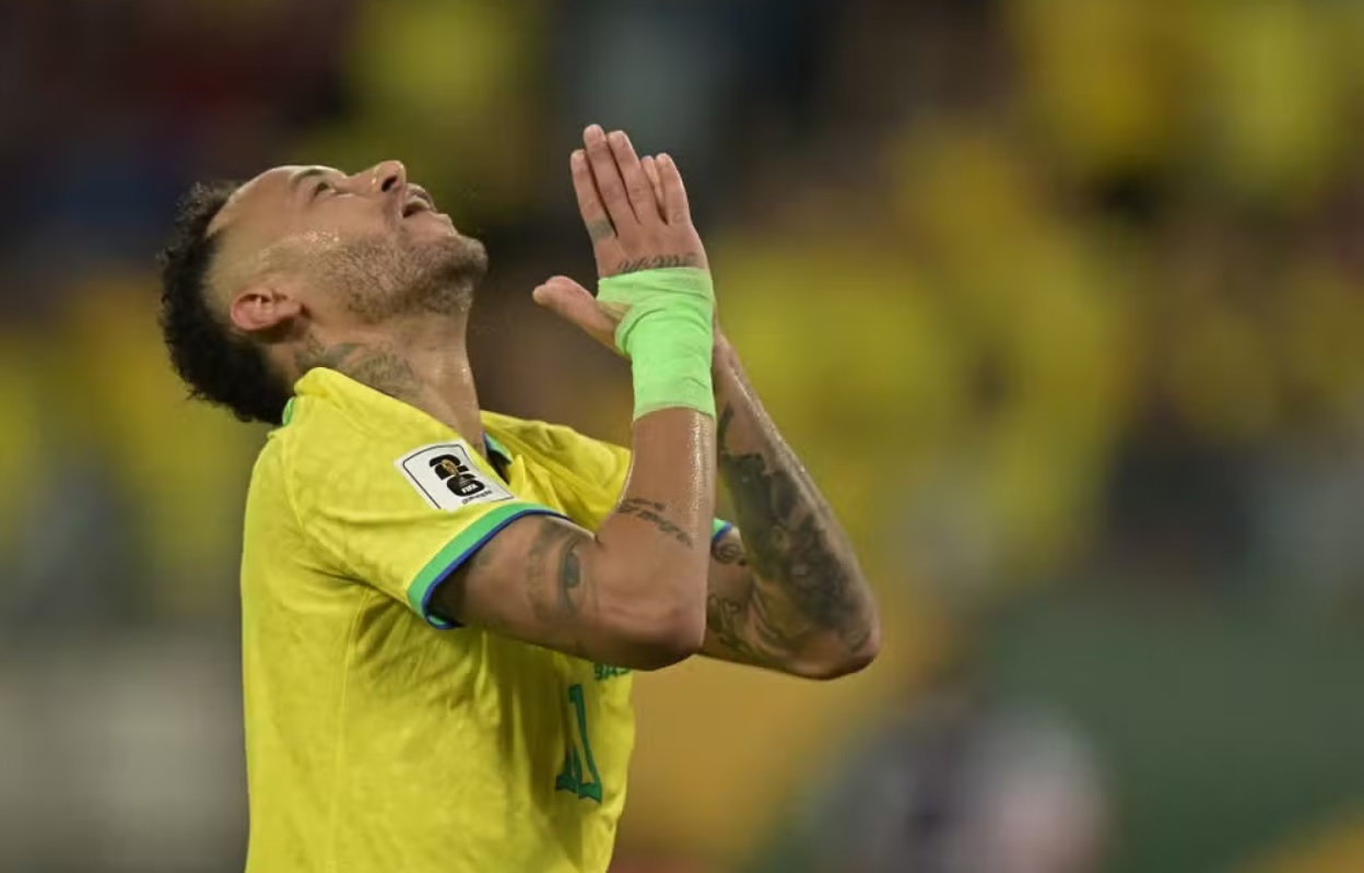 Truyền thông phản ứng trước việc Neymar được triệu tập vào tuyển Brazil và giải thích của Ancelotti