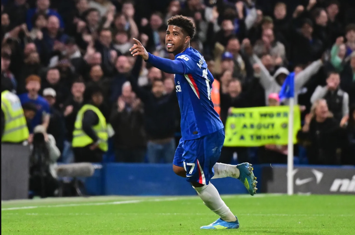 Chelsea đẩy Tottenham vào cuộc chiến trụ hạng ở vòng đấu cuối cùng