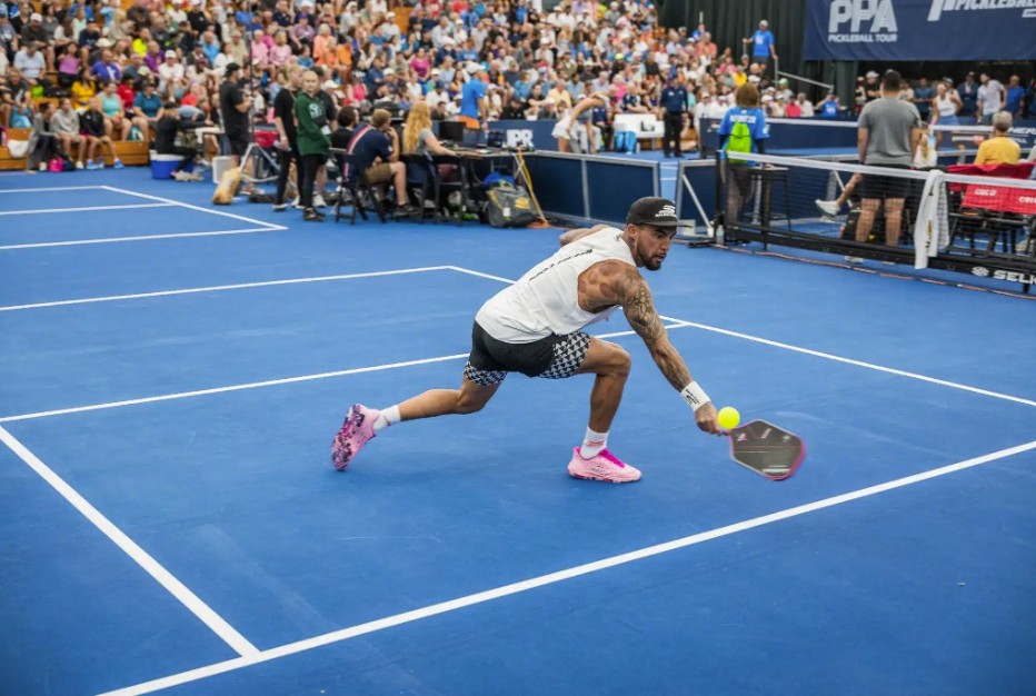 Cơn ác mộng chấn thương của dân văn phòng tập chơi Pickleball