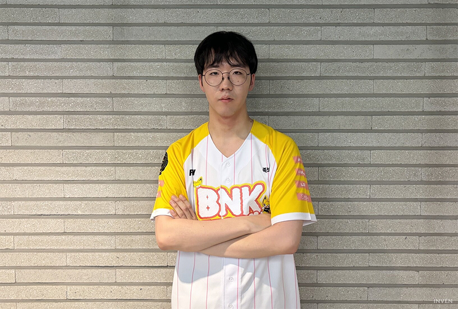Taeyoon khiến cộng đồng LCK bùng nổ với màn ăn mừng nhắm vào Nongshim RedForce Taeyoon khiến cộng đồng LCK bùng nổ với màn ăn mừng nhắm vào Nongshim RedForce
