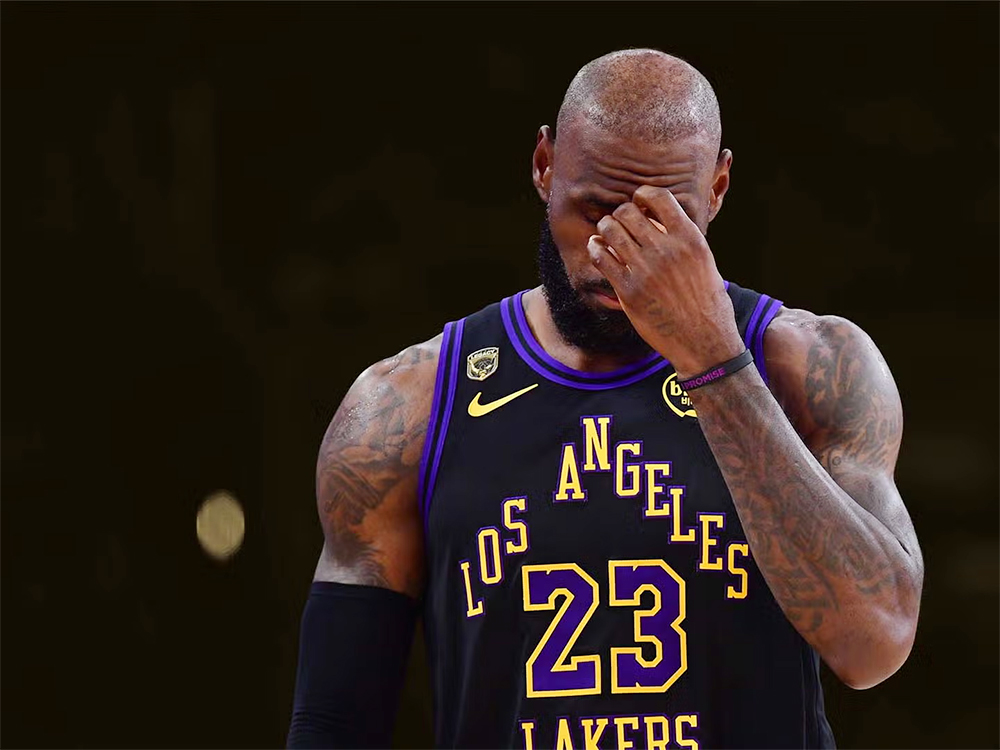 Ưu tiên kỳ nghỉ gia đình, LeBron James bỏ ngỏ mọi khả năng về tương lai tại Lakers Ưu tiên kỳ nghỉ gia đình, LeBron James bỏ ngỏ mọi khả năng về tương lai tại Lakers
