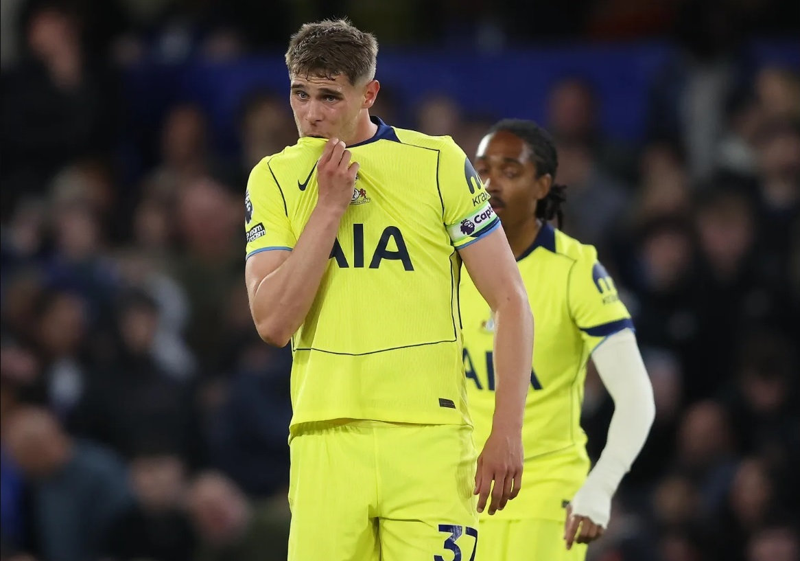 Tottenham có nguy cơ lỗ 250 triệu bảng nếu xuống hạng, West Ham phải bán cầu thủ
