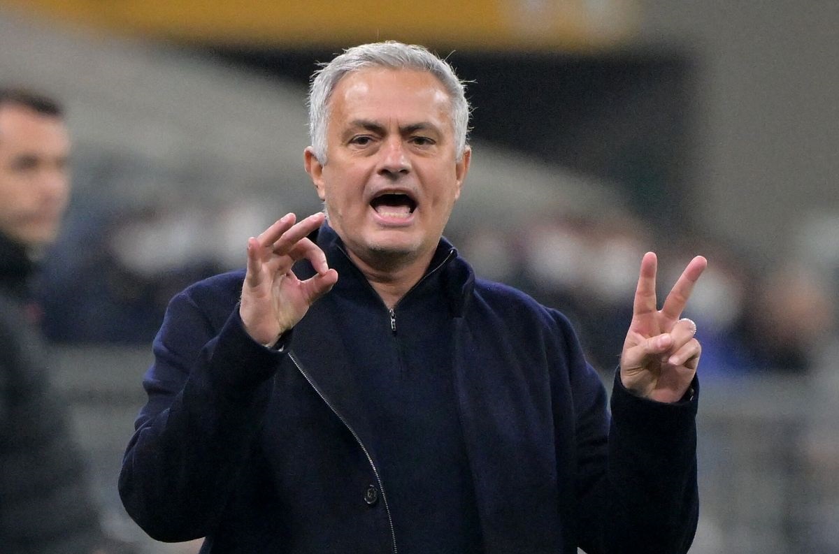 Giá chuyển nhượng của Jose Mourinho đến Real Madrid là 15 triệu euro