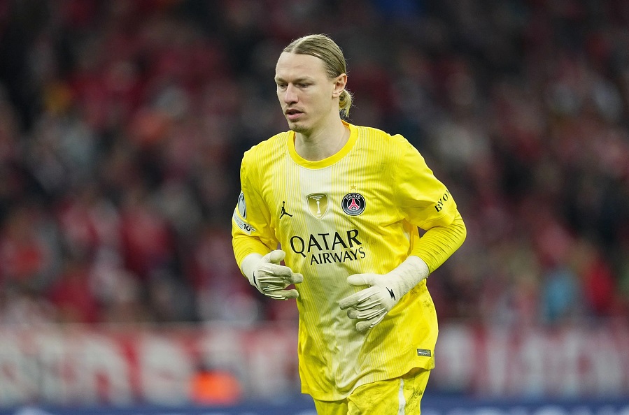 Safonov: Thủ môn của PSG bất ngờ toả sáng ở cấp độ cao nhất châu Âu