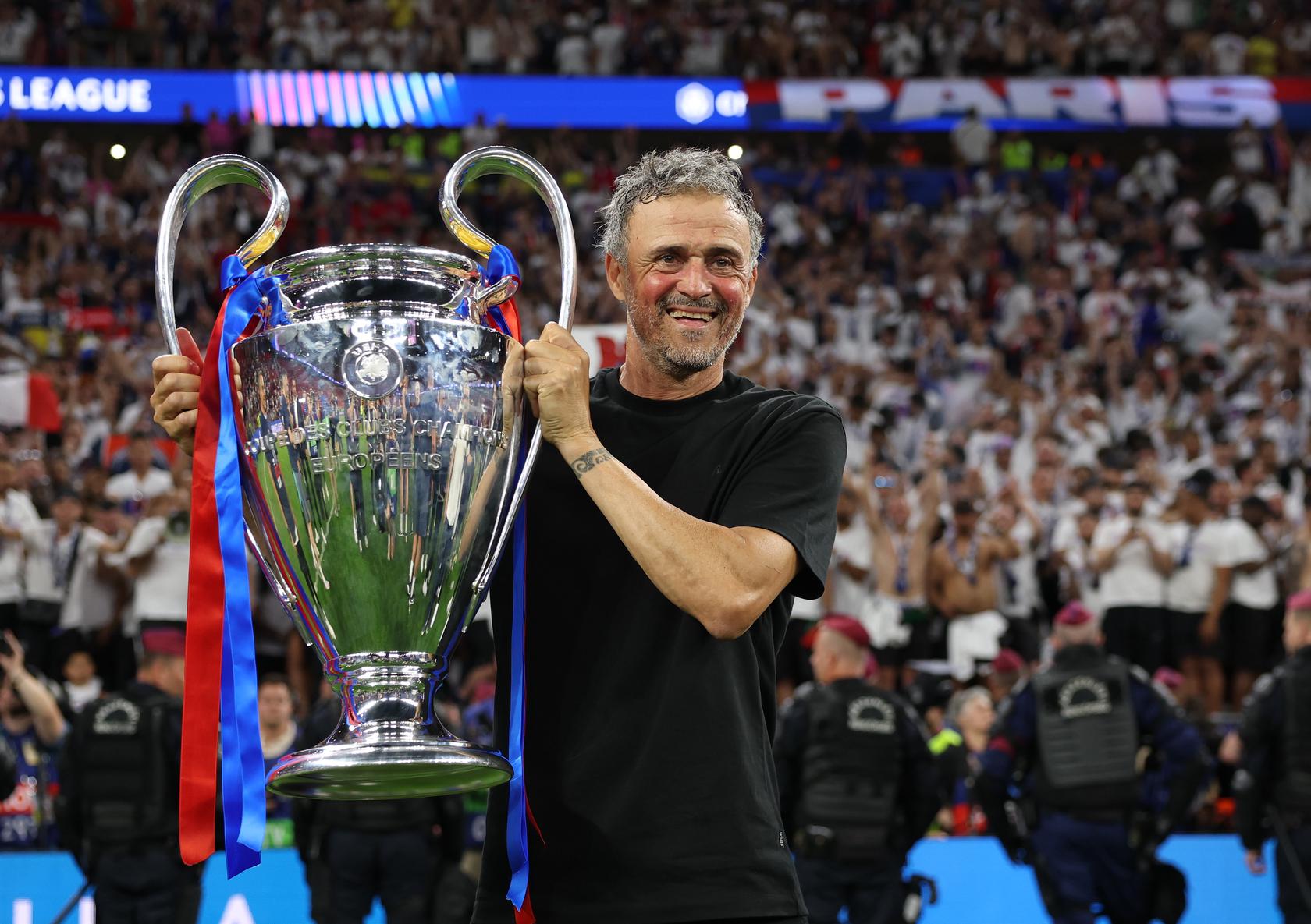 Những lựa chọn chiến thuật của Luis Enrique đã thay đổi hoàn toàn mọi thứ cho PSG