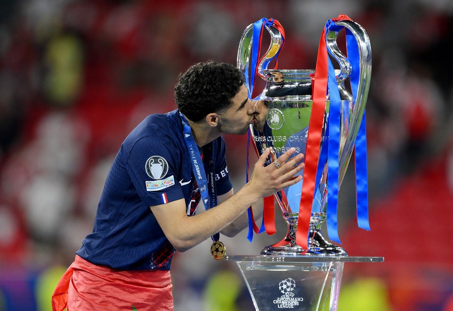 PSG vô địch Champions League 2 mùa liên tiếp với phong cách "đi bộ vòng ngoài"
