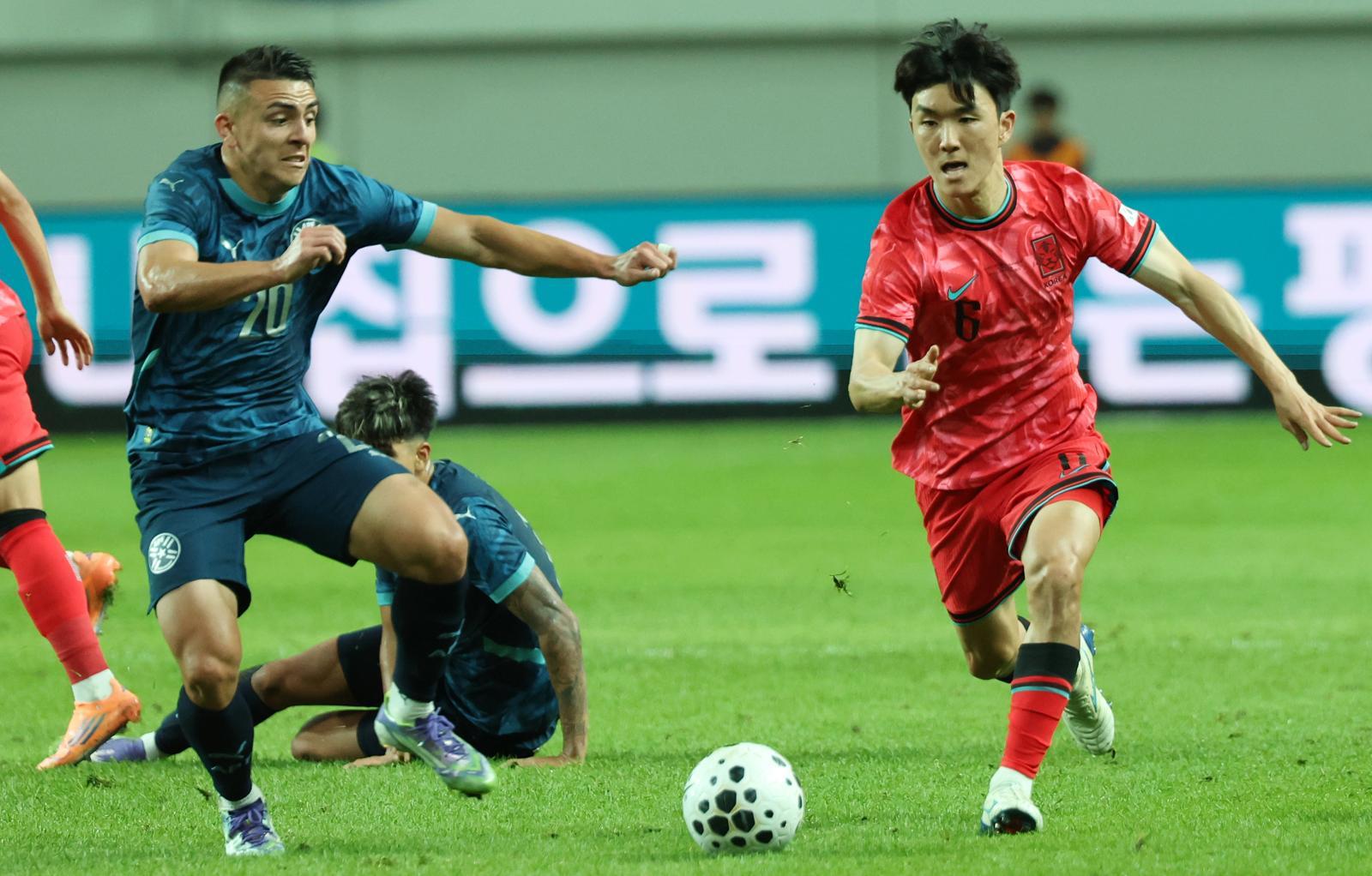 "Thần đồng chân trái" Lee Ki-hyuk tỏa sáng khi Hàn Quốc chạy đà cho World Cup 2026