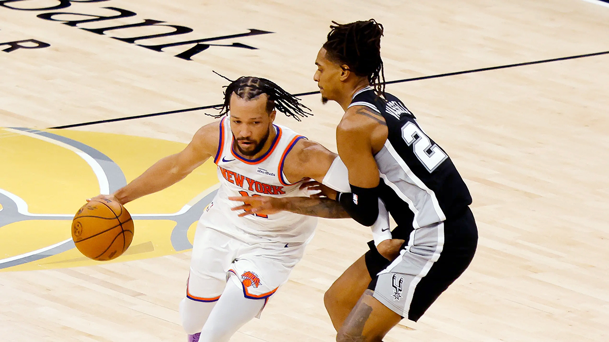 Jalen Brunson rực s&aacute;ng gi&uacute;p New York Knicks ngược d&ograve;ng hạ Spurs tại Game 1 NBA Finals 2026