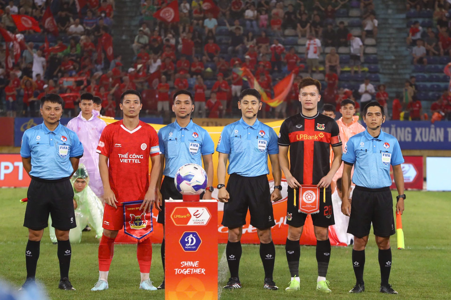 Thể Công Viettel và chuyện trọng tài ngoại bắt "trận cầu nóng" ở V.League