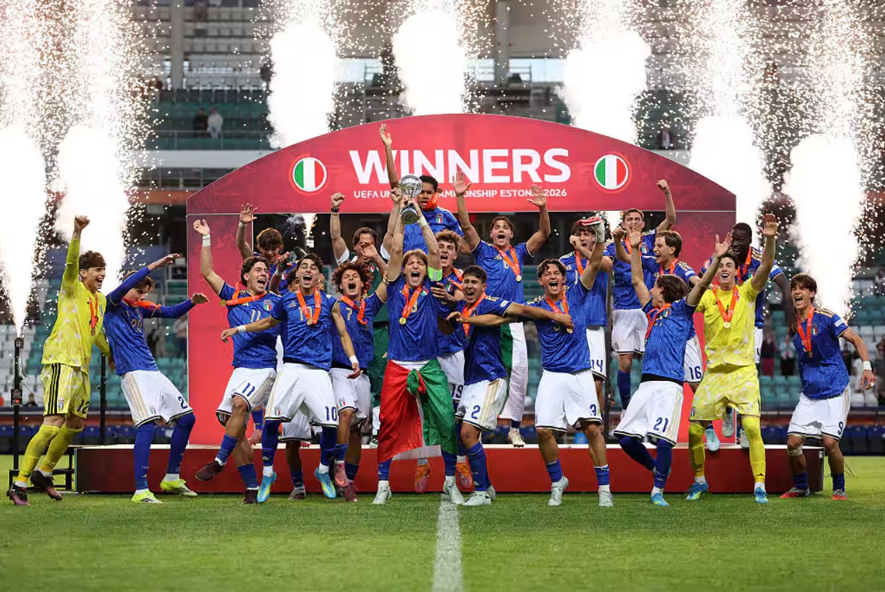 U17 Italia vô địch châu Âu lần thứ hai liên tiếp sau loạt sút cân não