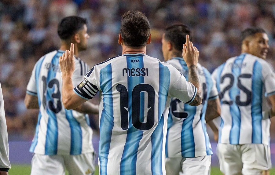 Messi phá vỡ kỷ lục tồn tại suốt 69 năm trong lịch sử đội tuyển Argentina